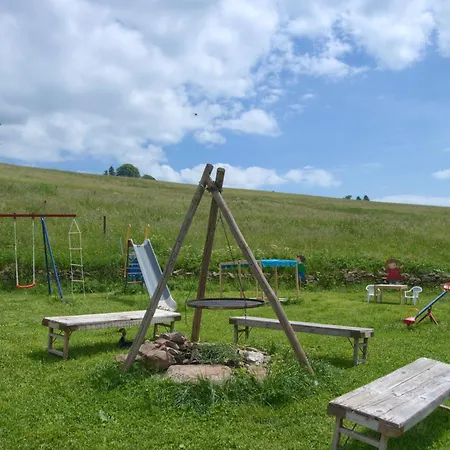 アパート Hofidylle